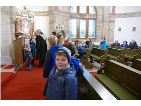 Krippenandacht mit Segnung der Kinder (Foto: Karl-Franz Thiede)